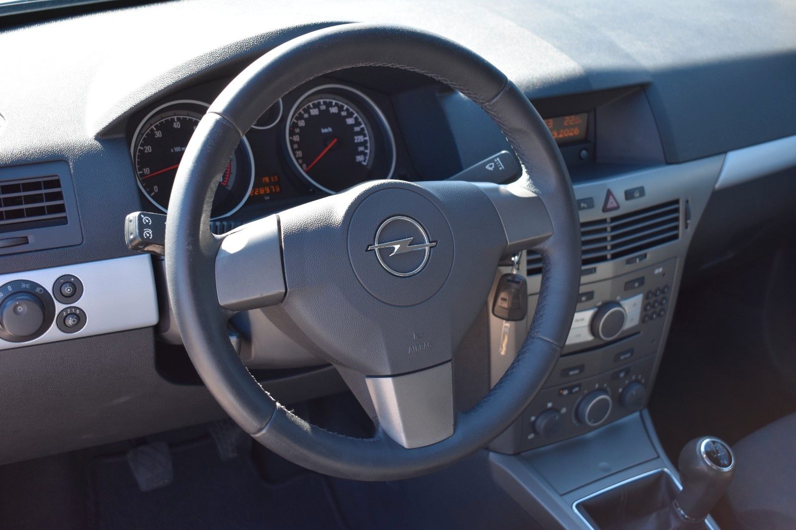 Fahrzeugabbildung Opel Astra H Caravan Edition TEMPOMAT/KLIMA/PDC