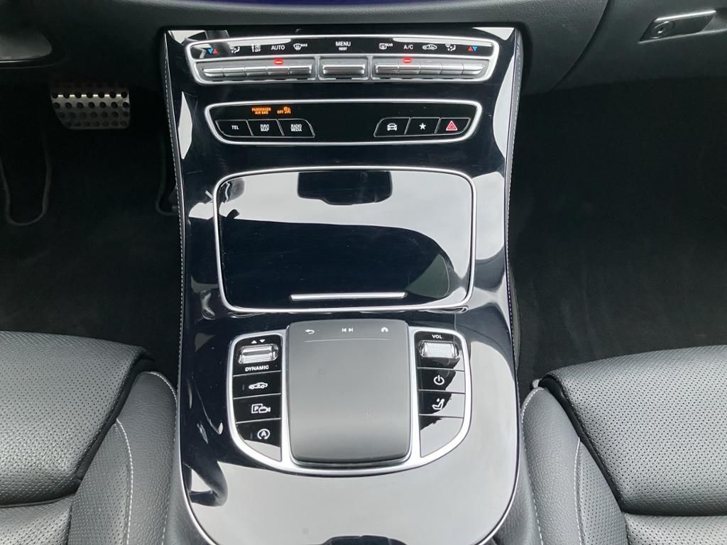 Fahrzeugabbildung Mercedes-Benz E 400 d 4MATIC T-Modell AMG*LED*HUD*FAP*Nav*360°