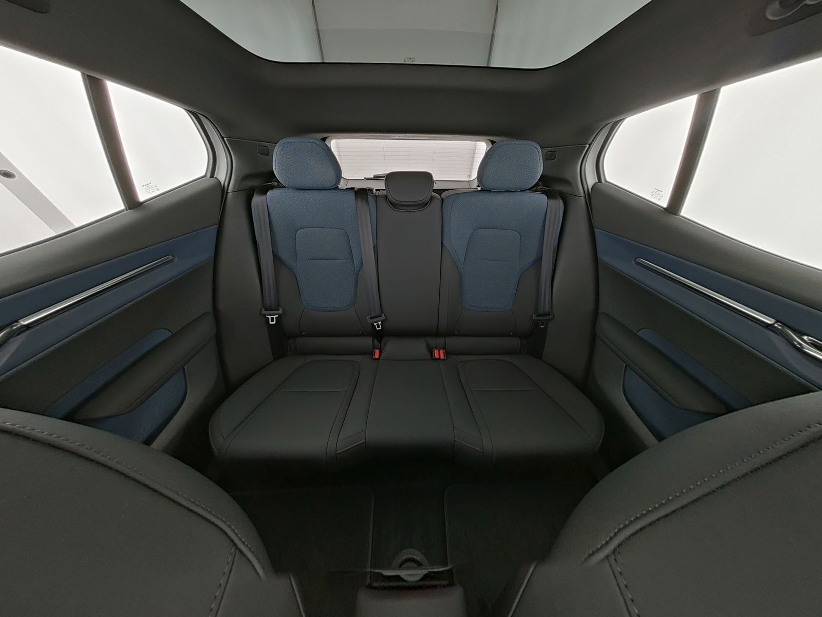 Volvo EX30 - Bild 17