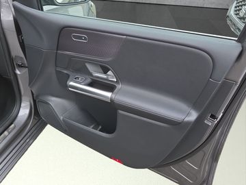 Fahrzeugabbildung Mercedes-Benz B 200 Progressive Navi AHK Klima Navi