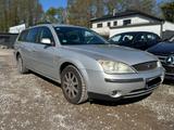 Ford Mondeo - Ford Mondeo aus 2001: Kombi