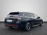 Volkswagen Passat Variant R-Line DSG/AHK/NAVI/IQ-DRIVE/MATR - Volkswagen Passat aus 2025