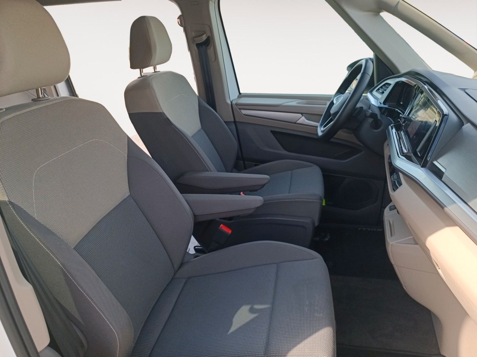 Fahrzeugabbildung Volkswagen Multivan Lang Edition DSG Matrix Navi 19" RFK