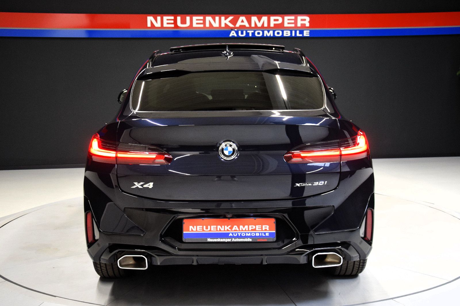 Fahrzeugabbildung BMW X4 xDrive 30 i M Sport ACC Pano Leder Laser ACC