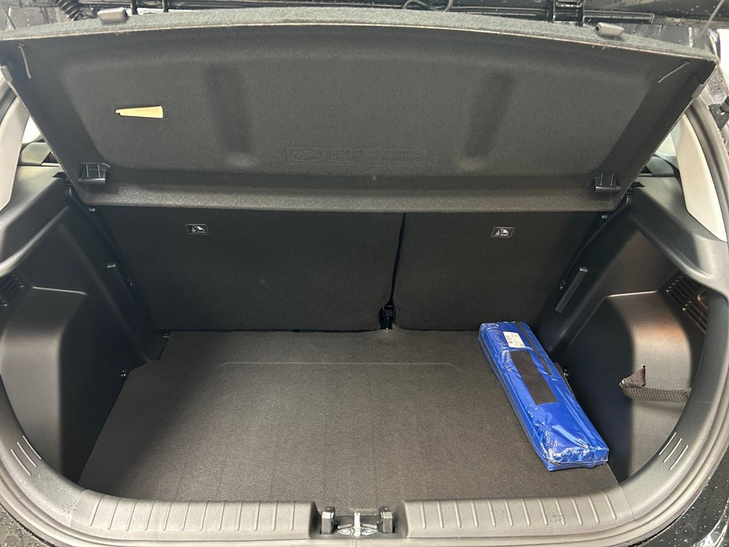Fahrzeugabbildung Hyundai i20 Select Funktionspaket PDC Navi Rückfahrkamer