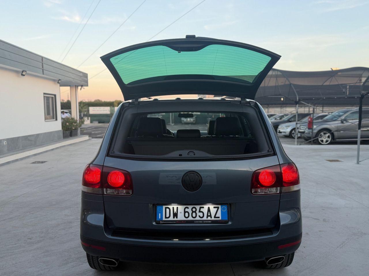 Volkswagen Touareg 2009 — photo 9