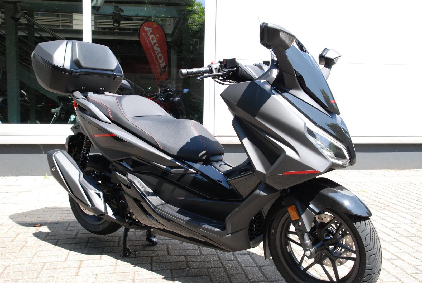 Honda Forza 125 6 Jahre Garantie.