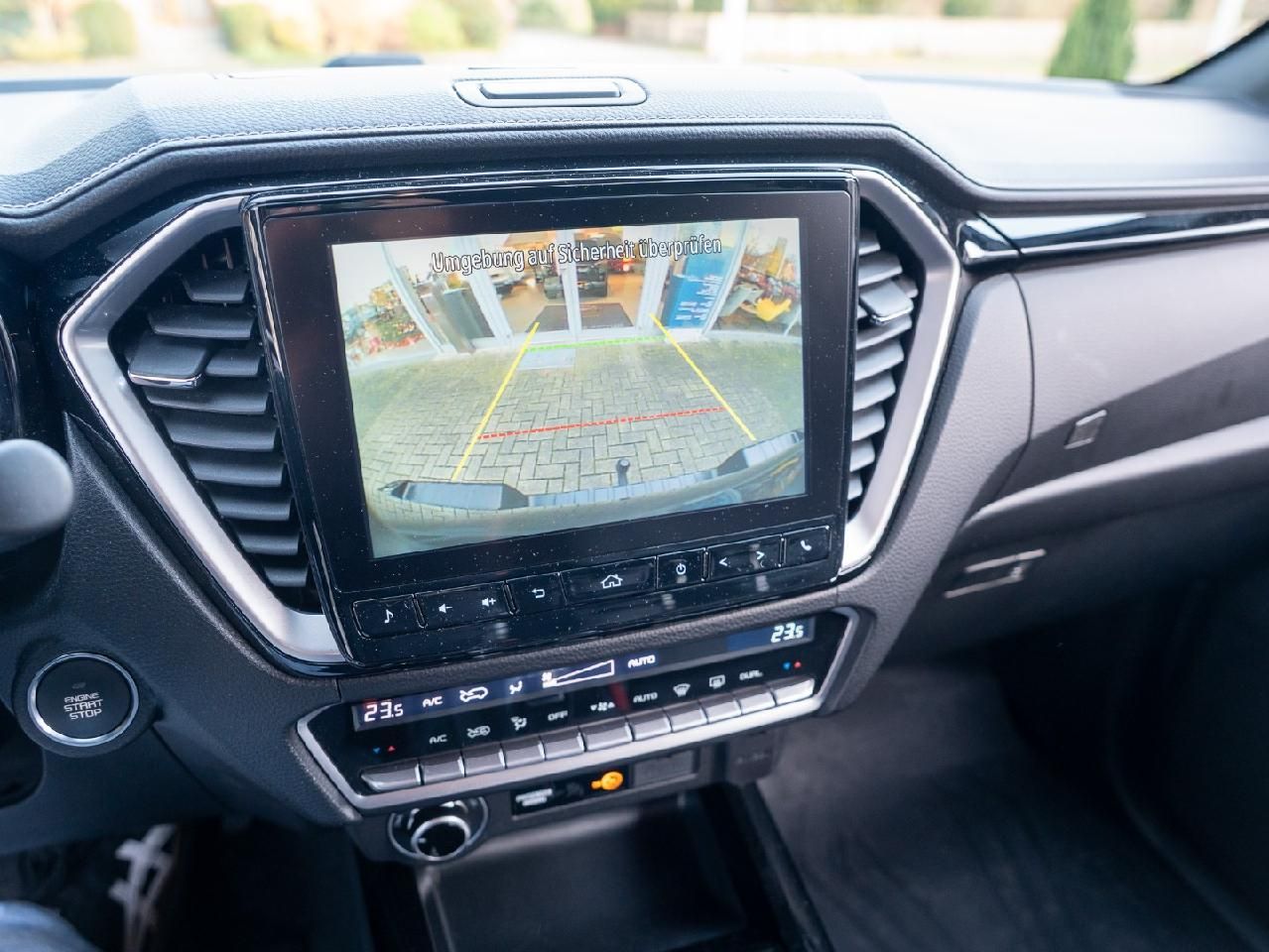 Fahrzeugabbildung Isuzu D-Max Double Cab 4WD V-CROSS