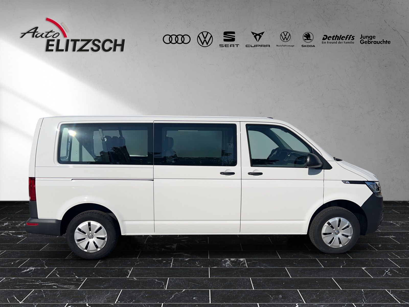 Fahrzeugabbildung Volkswagen T6 Kombi T6.1 TDI 9 Sitzer LR Klima, PDC, AHK Vo