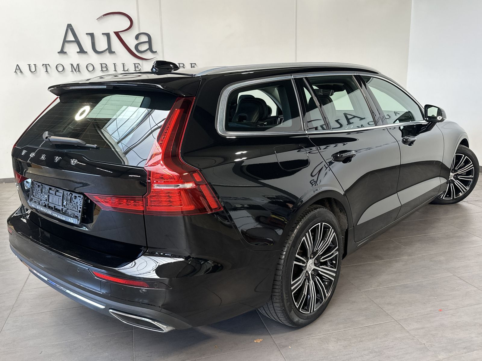 Fahrzeugabbildung Volvo V60 T6 AWD Recharge Inscription NAV+LED+H&K+PANO