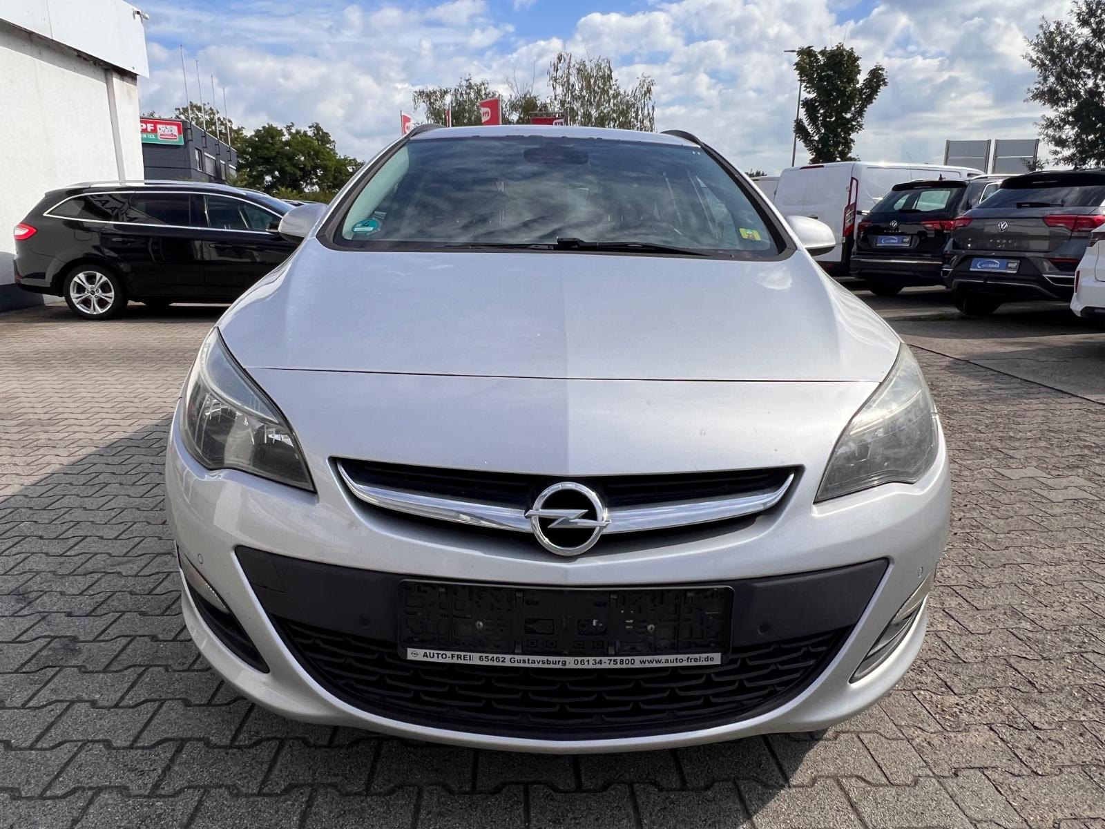 Opel Astra 2012 — photo 7