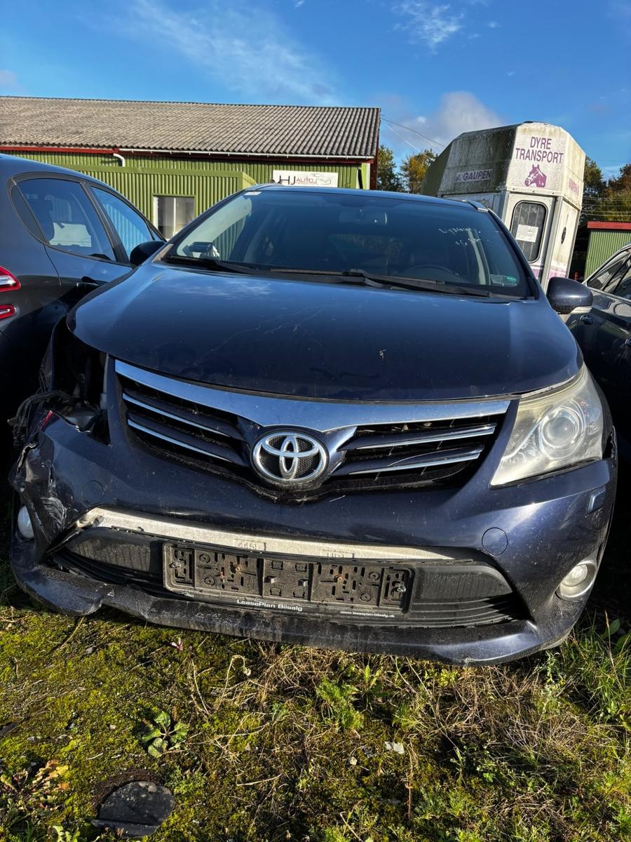 Toyota Avensis 2014 — photo 5