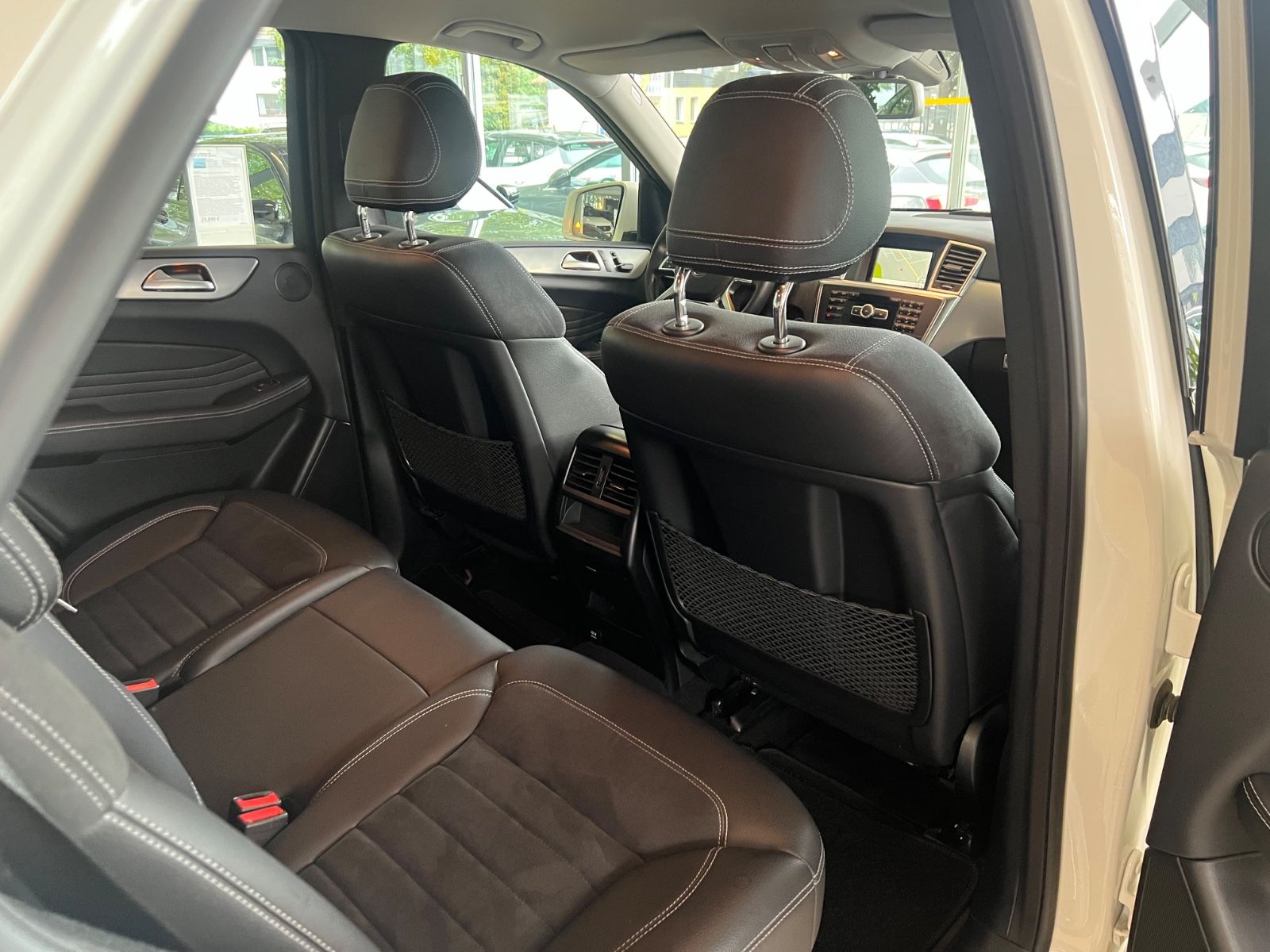 Fahrzeugabbildung Mercedes-Benz ML 350 d BlueTec 4Matic * 1.HAND * GEPFLEGT *
