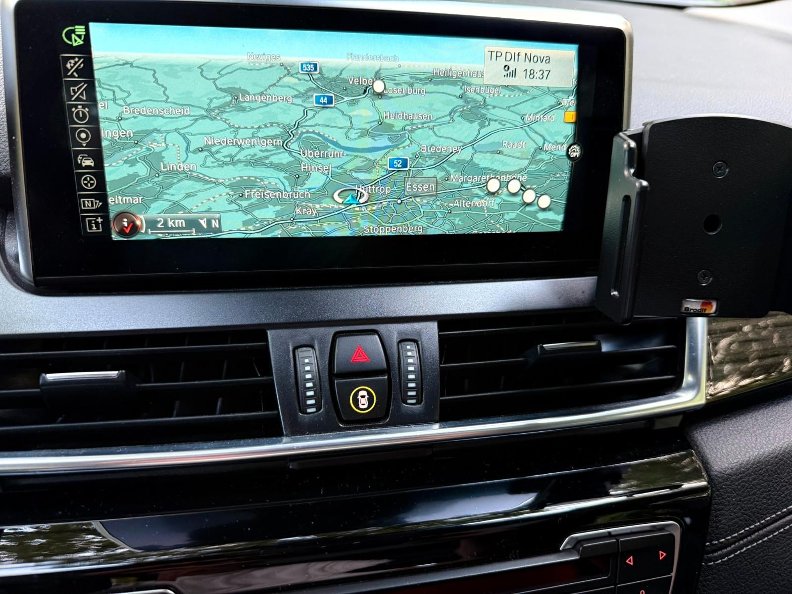 BMW 225i Active Tourer Luxury Pano AHK ACC HUD H/K