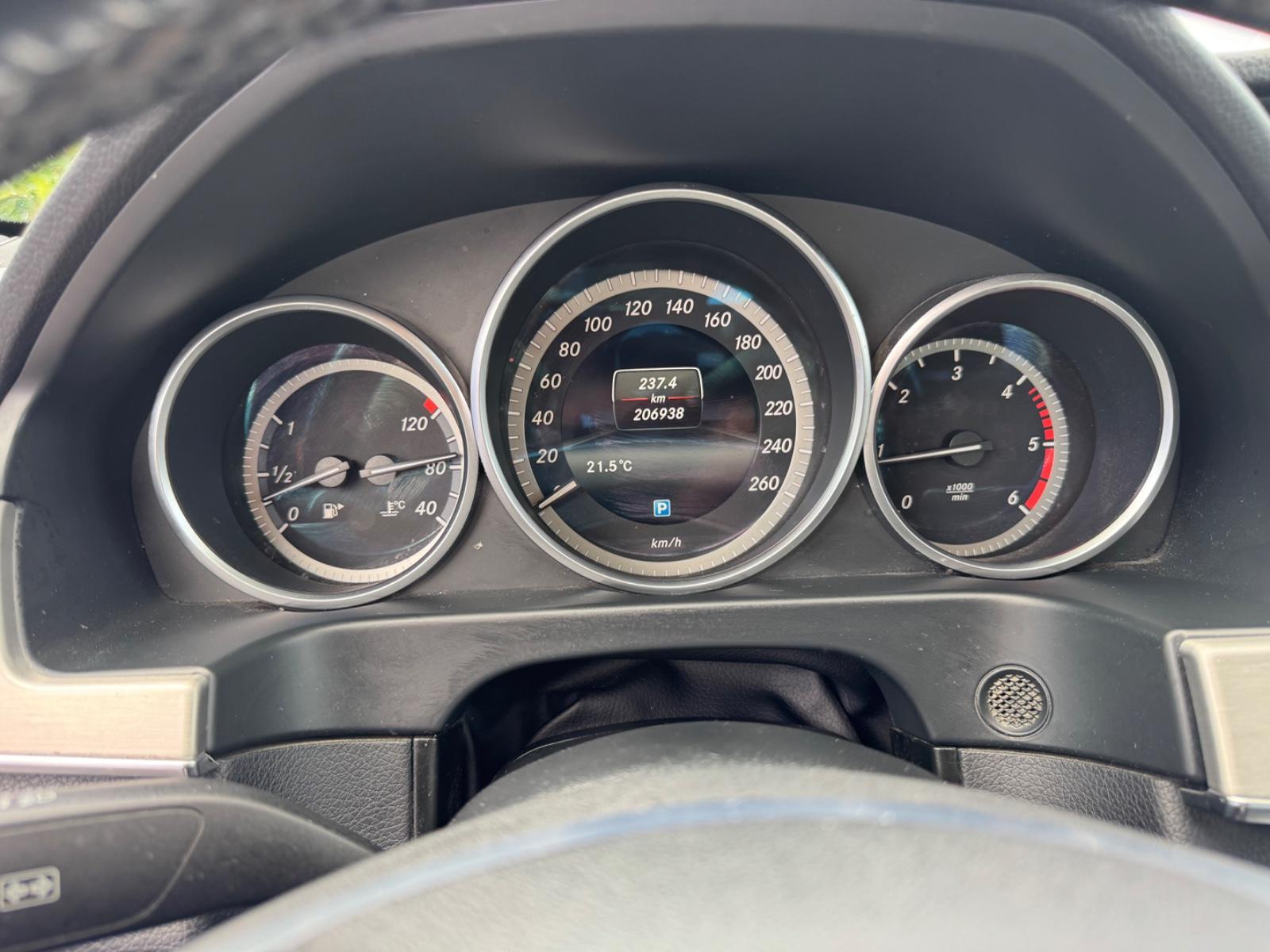 Mercedes-Benz E 220 CDI Limousine Klima Navi LED Euro 5