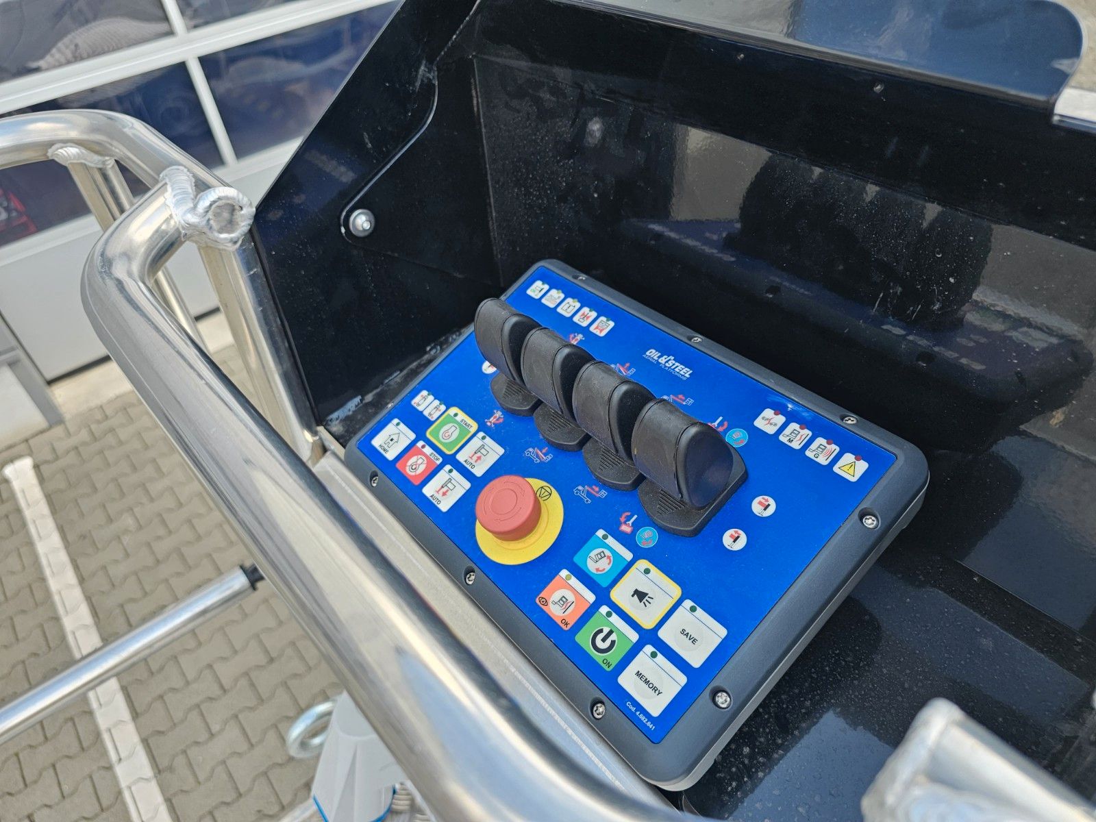 Fahrzeugabbildung Iveco Daily 35S14 Teleskoparbeitsbühne 18m
