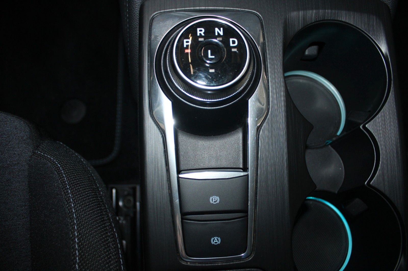 Fahrzeugabbildung Ford Focus Active X Turnier Automatik LED NAVI CAM