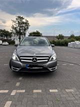 Mercedes-Benz B 180 Sport-Paket !!!mit Apple Car-Play!!! - Mercedes-Benz B 180 in Bonn