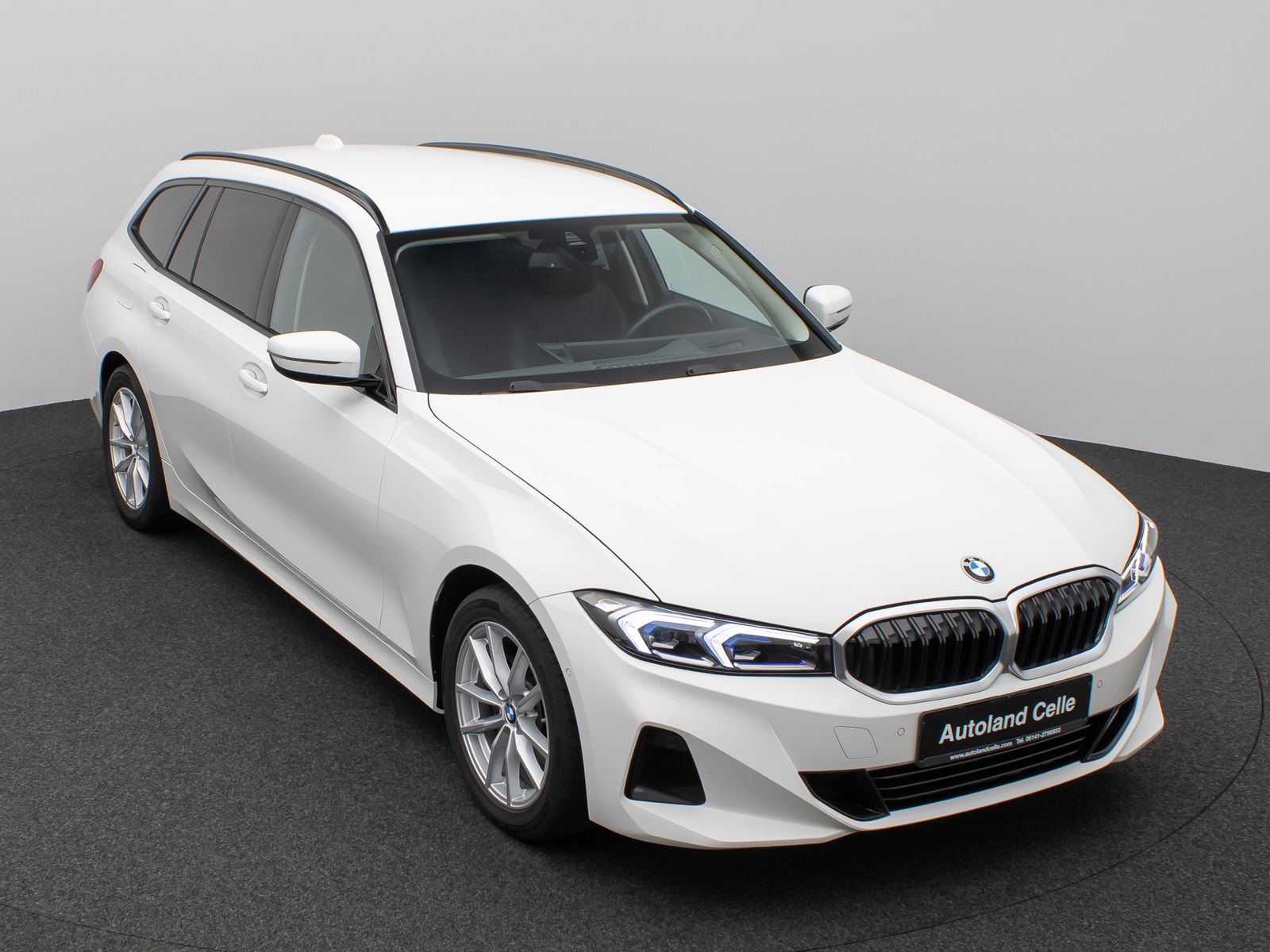Fahrzeugabbildung BMW 320d Kamera HUD DAB AHK Alarm Sport Leder Ad.LED