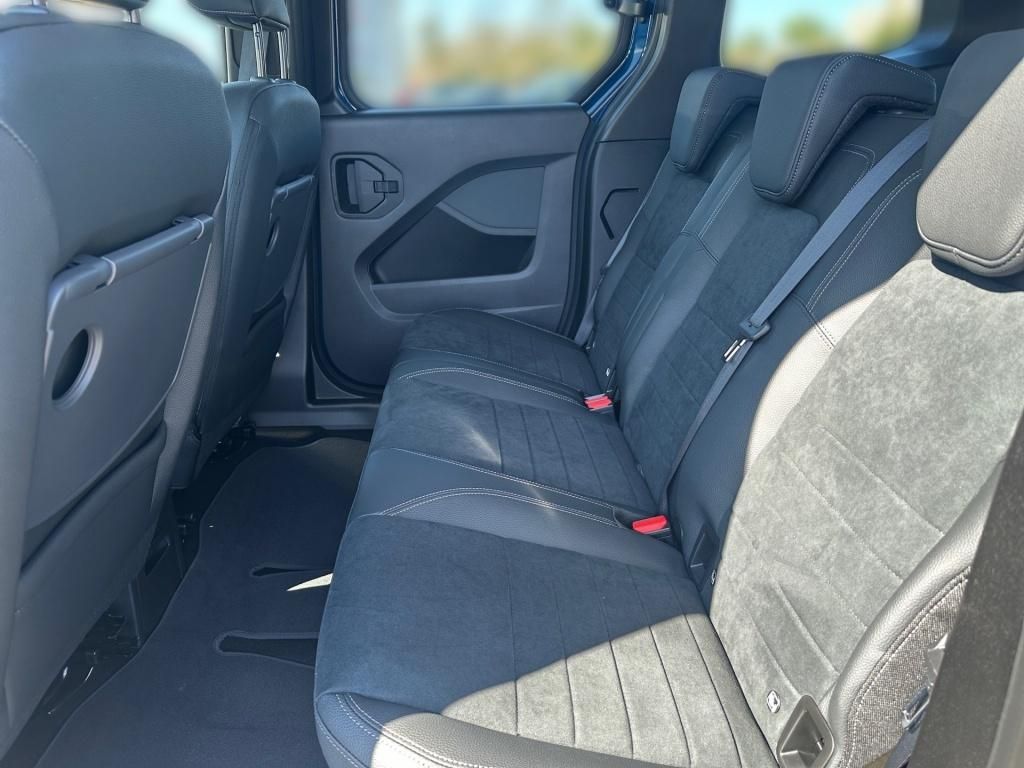 Fahrzeugabbildung Mercedes-Benz T 180 d STYLE Standard LED KAM Navi SHZ ParkA
