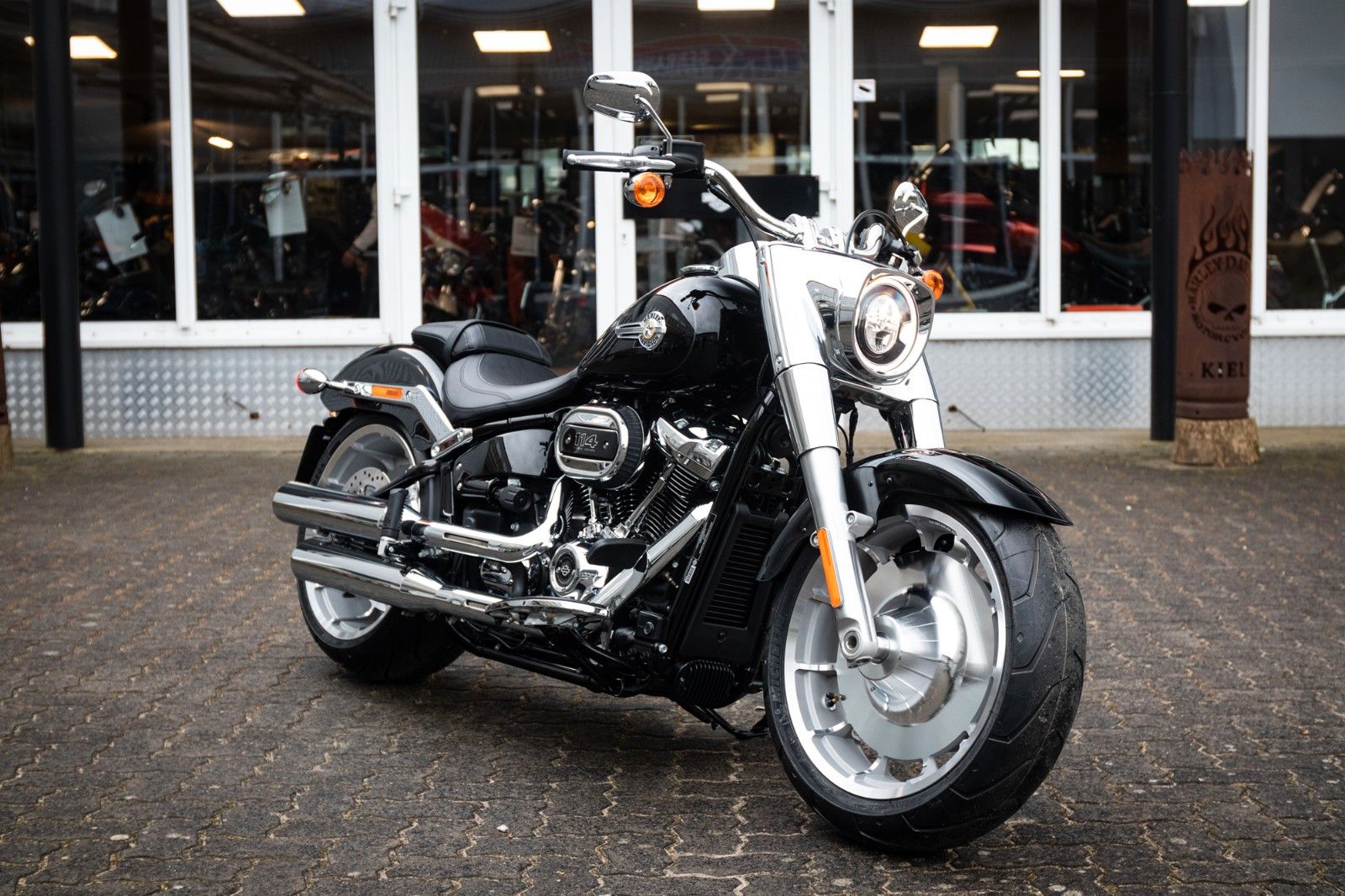 Fahrzeugabbildung Harley-Davidson FAT BOY FLFBS 114 ci - MY23 - verfügbar!