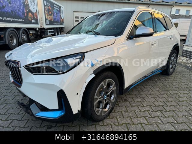 BMW iX1 30 xDrive xLine, Navi,