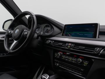 Fahrzeugabbildung BMW X5 xD40d M Sport Kamera Panorama HUD DAB H/K AHK