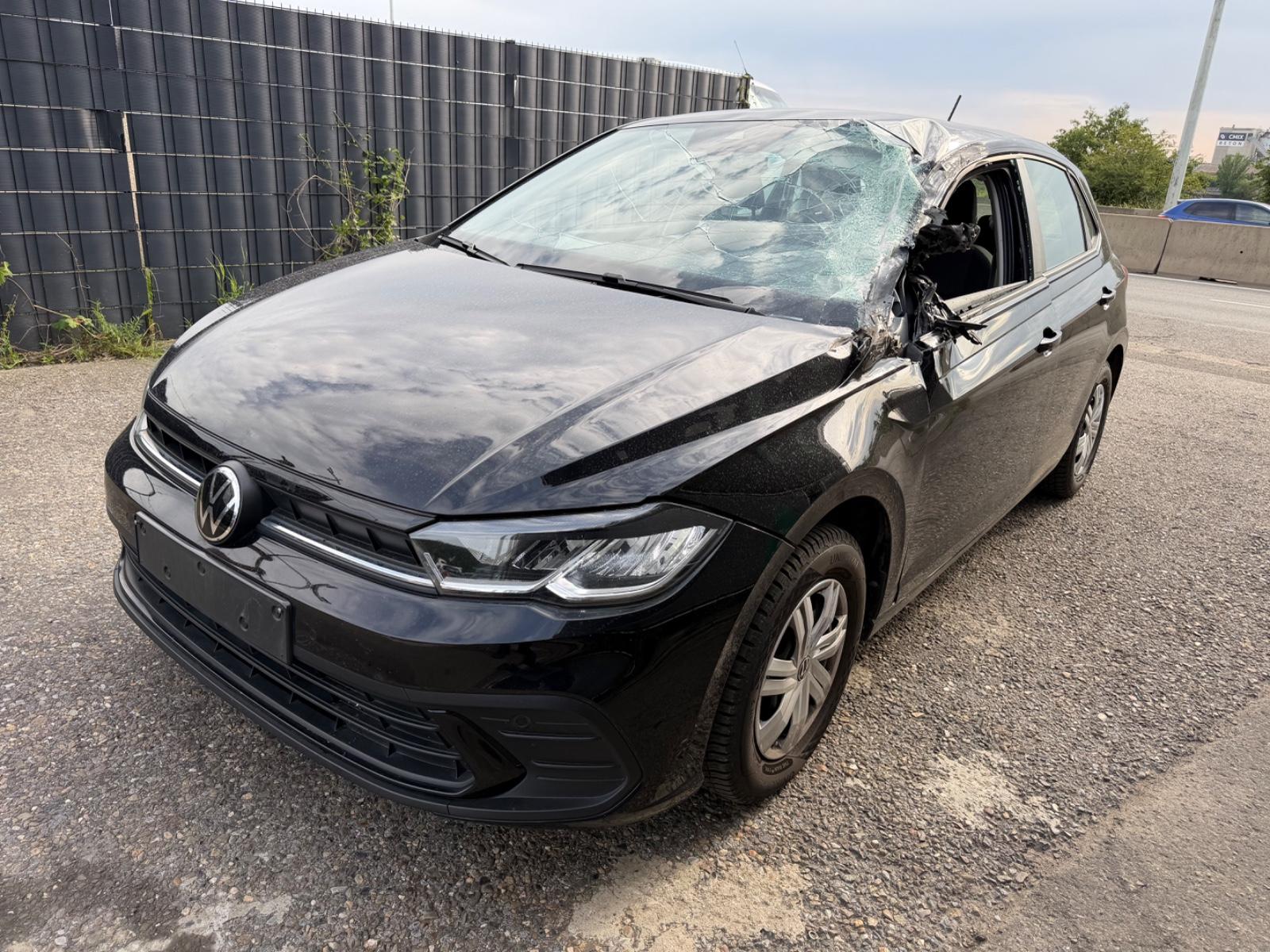 Volkswagen Polo VI Basis