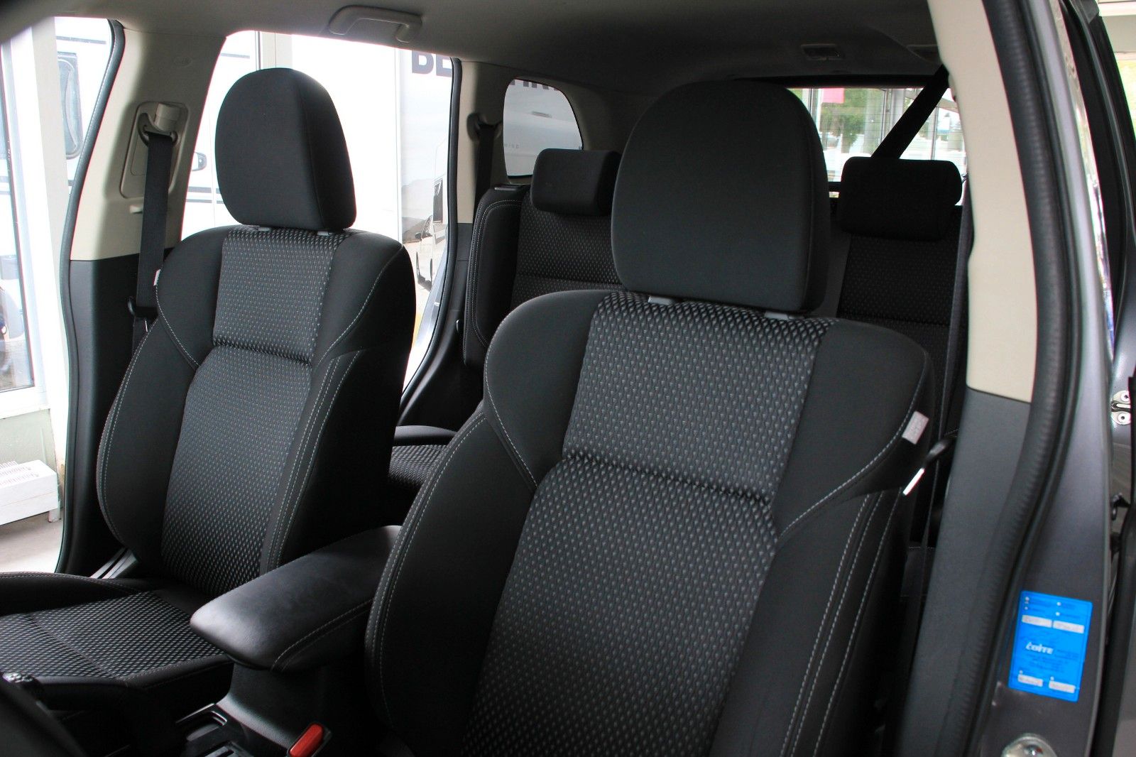 Fahrzeugabbildung Mitsubishi Outlander Active 2WD