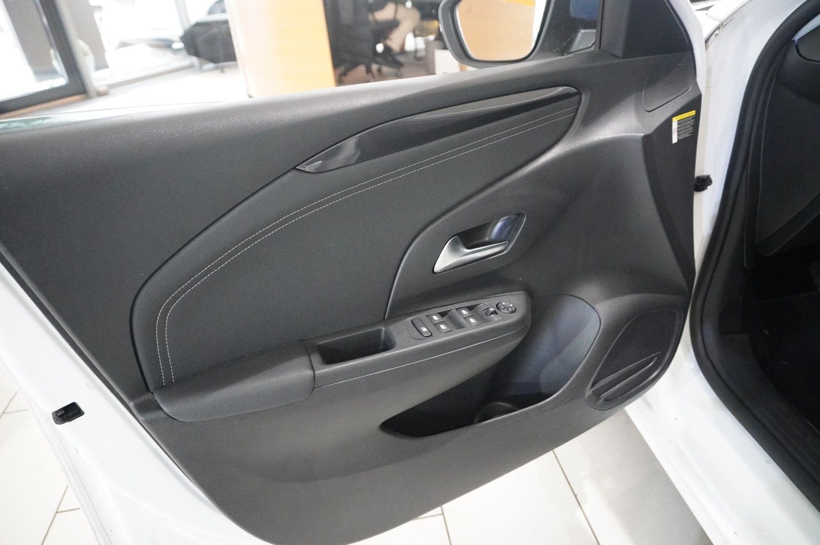 Fahrzeugabbildung Opel Corsa F 1.2T ELEGANCE NAVI/LED/VIRT/KAMERA/SPORT