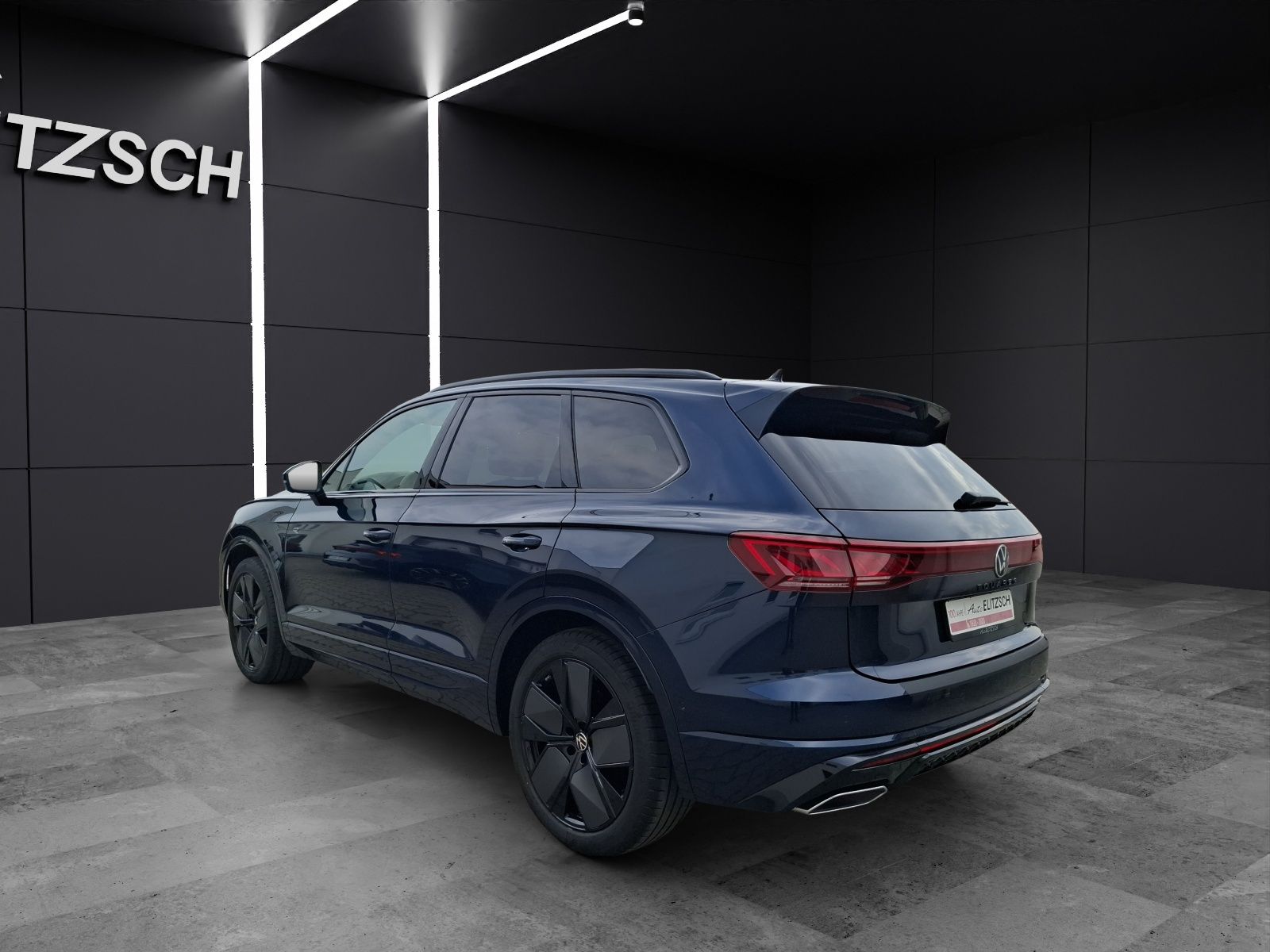 Fahrzeugabbildung Volkswagen Touareg R-Line TDI 4M IQ.Light ACC AHK STH PANO