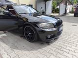BMW E91 330D xDrive Lci Pano Shz Ahk Indiv... - BMW 330 aus 2010: 330i