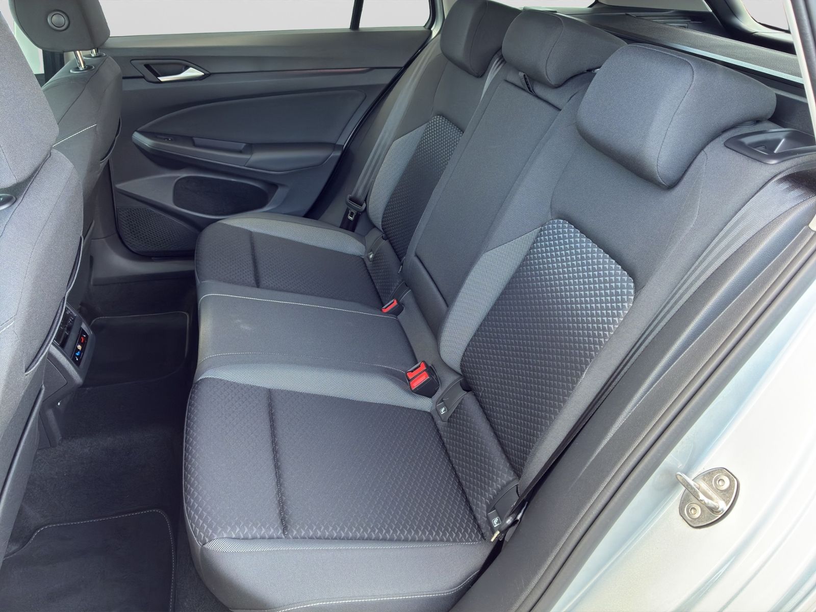 Golf VIII Variant 1.5 TSI "ACTIVE" *STDHZG*NAVI*
