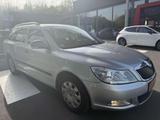 Skoda Octavia  Ihr Skoda Vertragshändler  - Skoda Octavia aus 2012 mit Benzin-Antrieb: Kombi