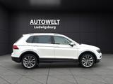 Volkswagen Tiguan Highline 4Motion DSG ACC-LED-NAVI-PANO - VW Tiguan Gebrauchtwagen in Stuttgart