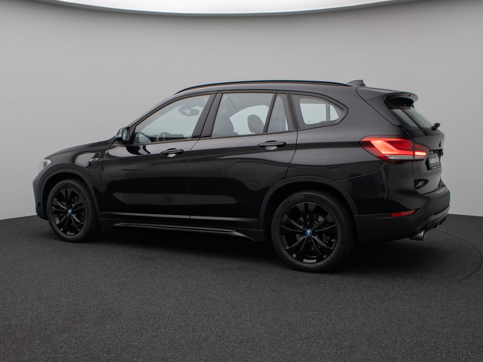 Fahrzeugabbildung BMW X1 xD25e Sport Line Kamera HUD DAB HiFi Komfort