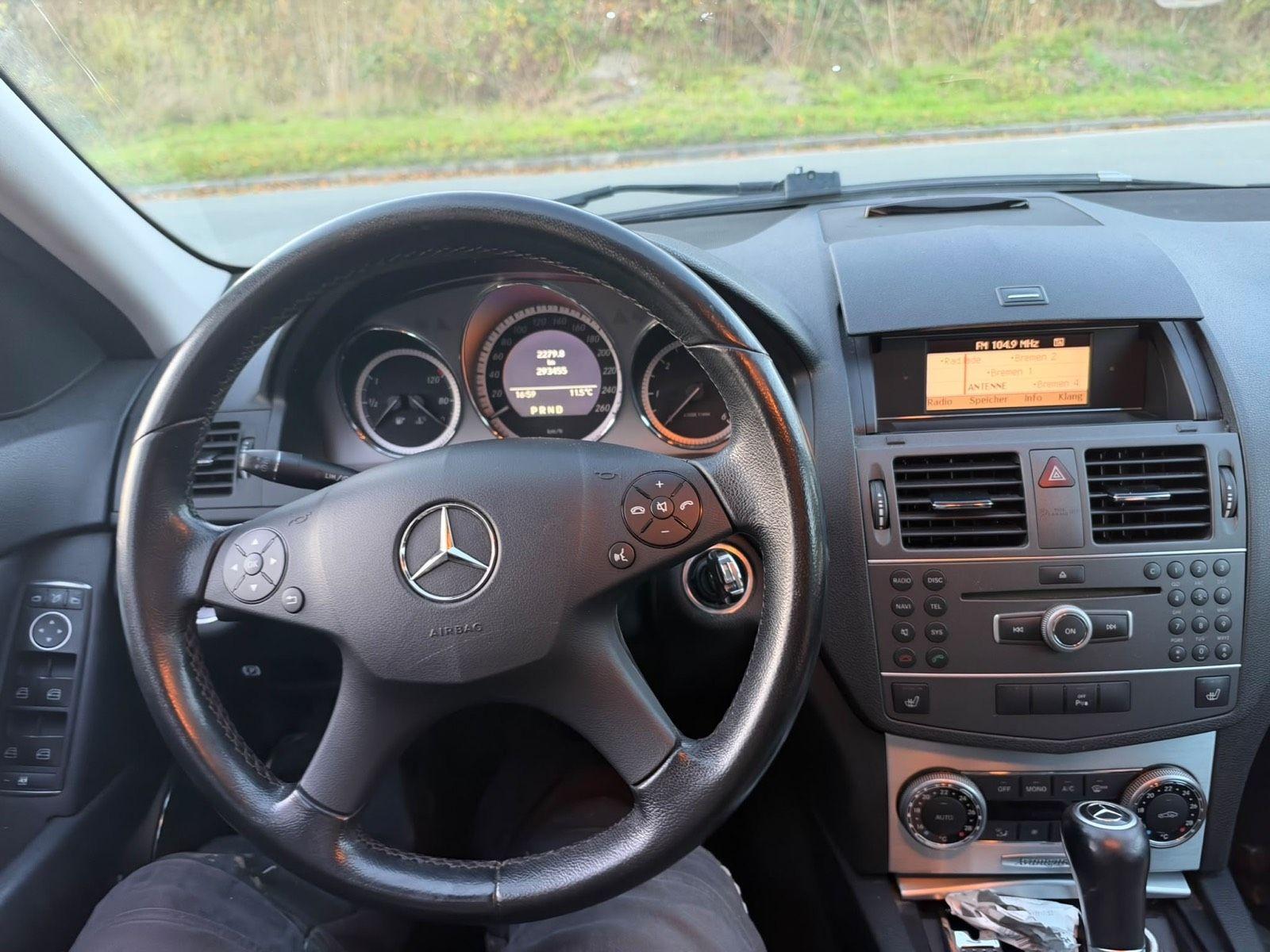 Mercedes-Benz C220 2010 — photo 8