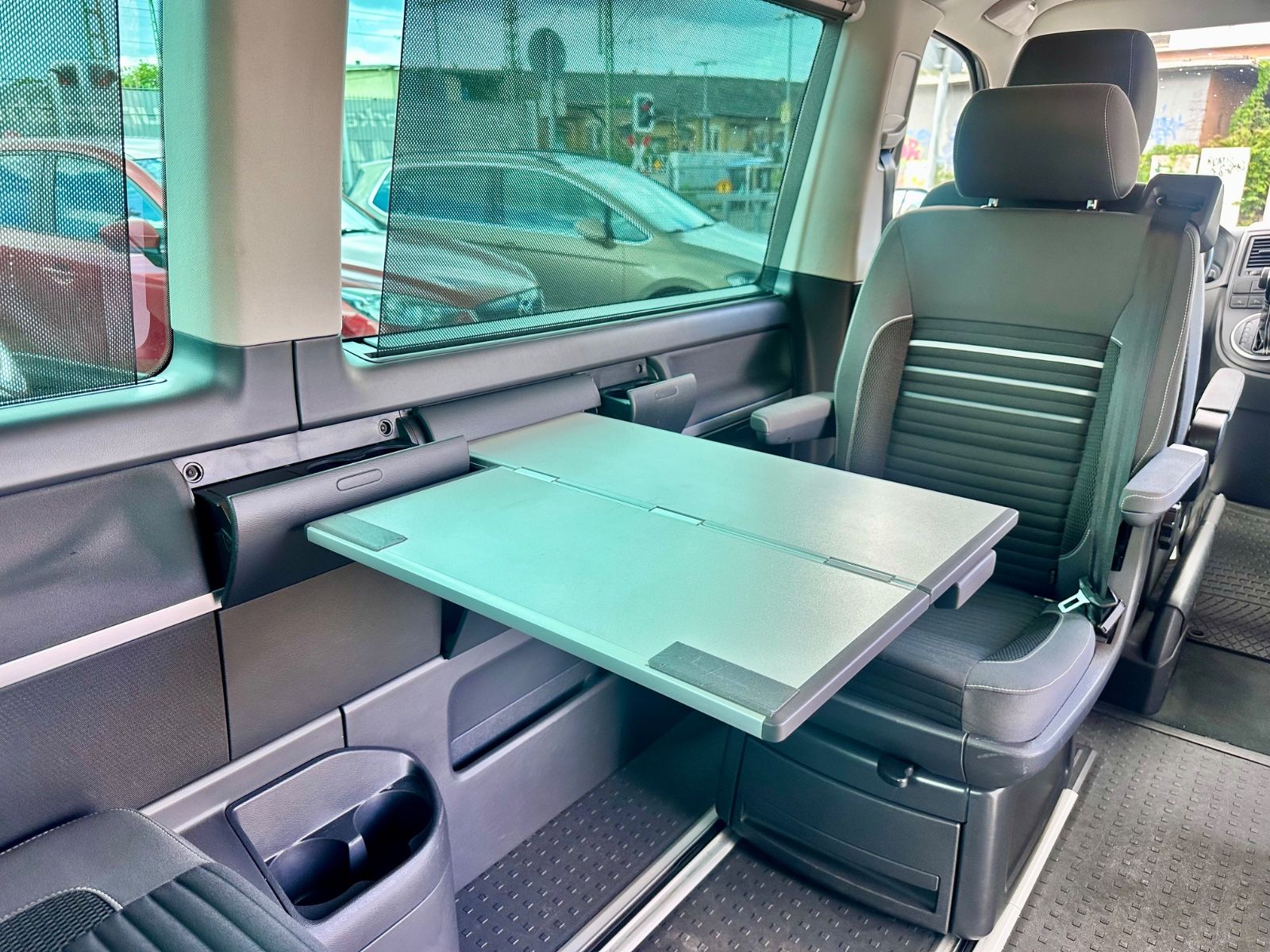 Fahrzeugabbildung Volkswagen T5 MULTIVAN CUP*MOD.2015+AUTOM+7SITZER+20LM