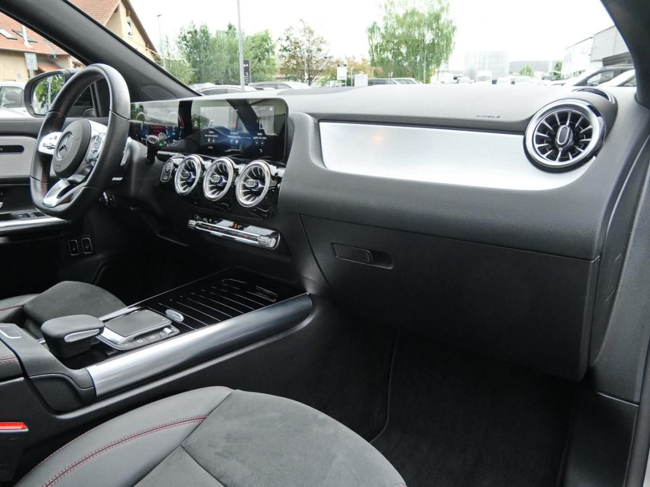 Mercedes-Benz GLA 250 e AMG Night Panorama Distronic 360° HUD foto 9