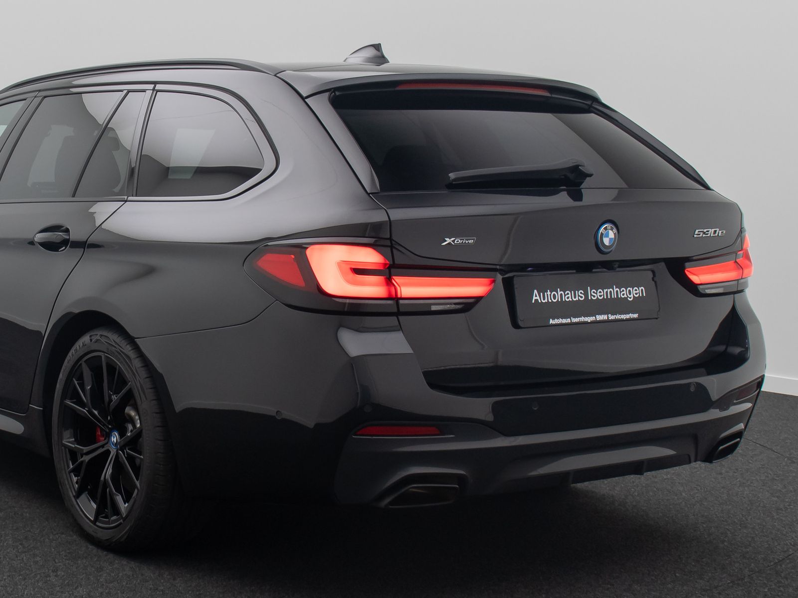 Fahrzeugabbildung BMW 530e xD M Sport HUD DAB Laser Kamera 4xKlima 19"