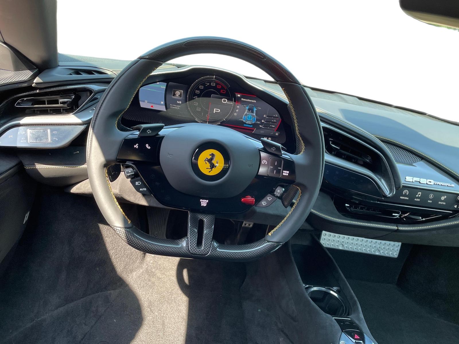 Ferrari SF90 Stradale 166.000€ an Optionals