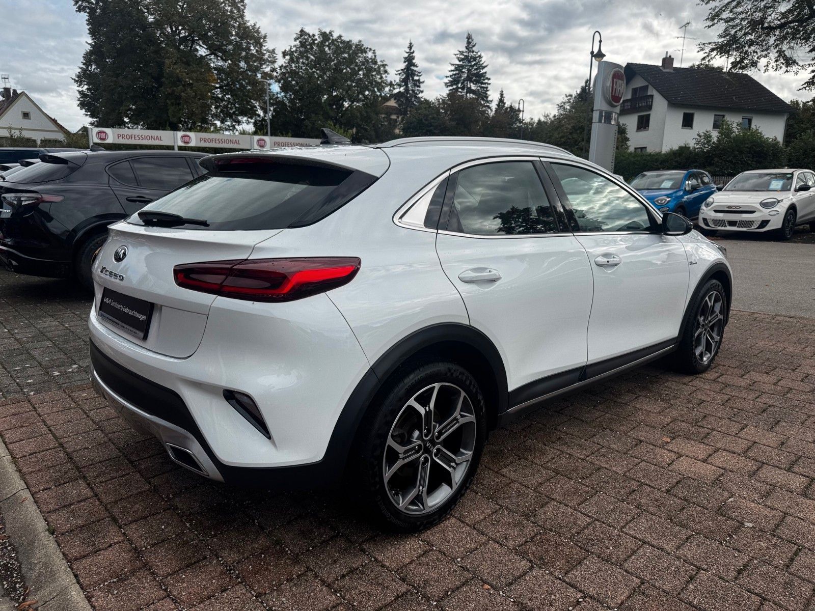 Fahrzeugabbildung Kia XCEED 1.5T SPIRIT 160PS NAV GLASDACH