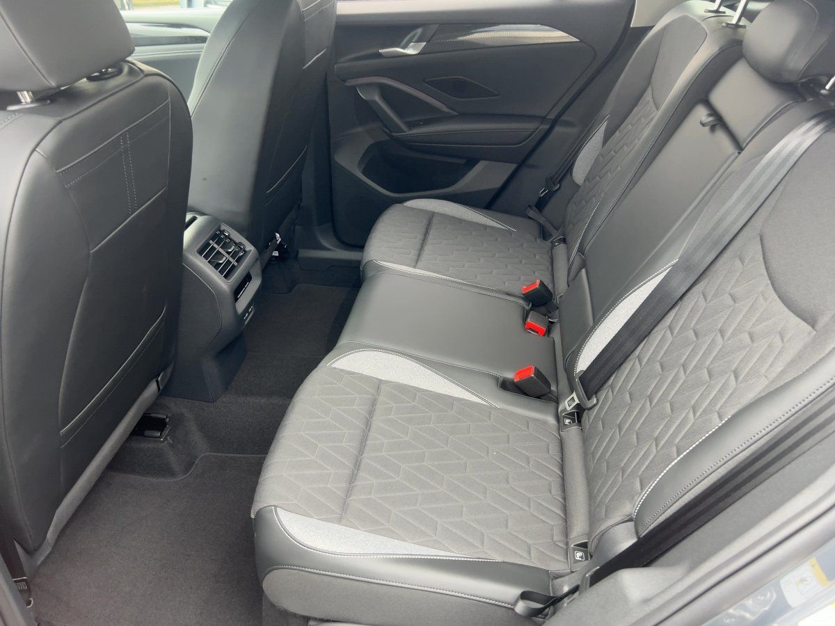 Volkswagen Tiguan - Bild 11