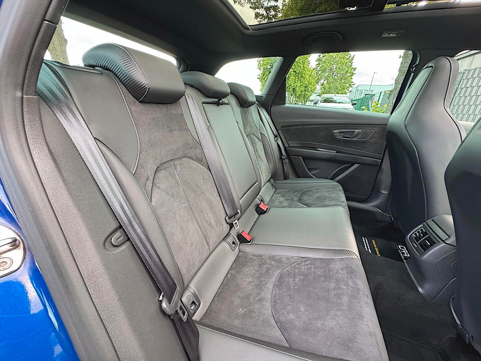 Fahrzeugabbildung SEAT Leon ST Cupra 300 4Drive Performance *LED*Pano*