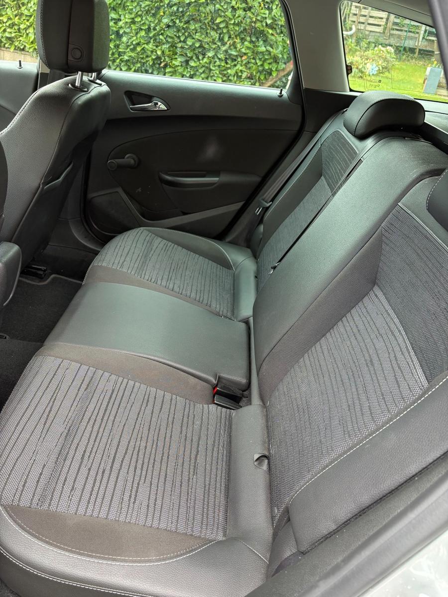 Opel Astra 2015 — photo 10