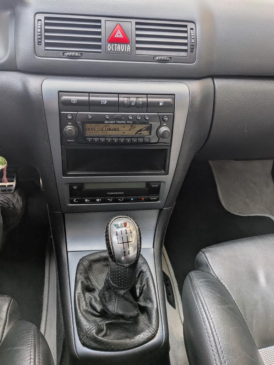 Skoda Octavia 2004 — photo 14