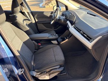 BMW 220i Active Tourer DAB LED Komfortzg. Shz