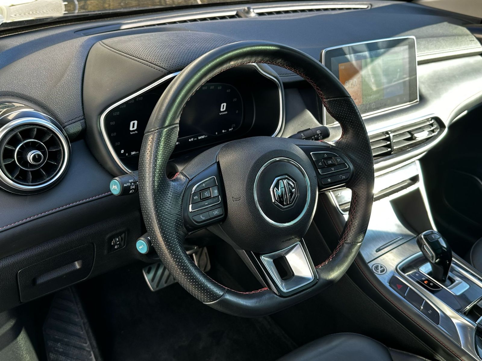 Fahrzeugabbildung MG EHS Luxury PANO+LEDER+NAVI+SHZ+KAMERA+ACC+360°