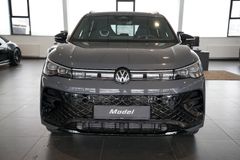VW Tiguan 1.5 eTSI R-Line | Pano | HuD | AHK | 20" VW Tiguan 1.5 eTSI R-Line | Pano | HuD | AHK | 20"