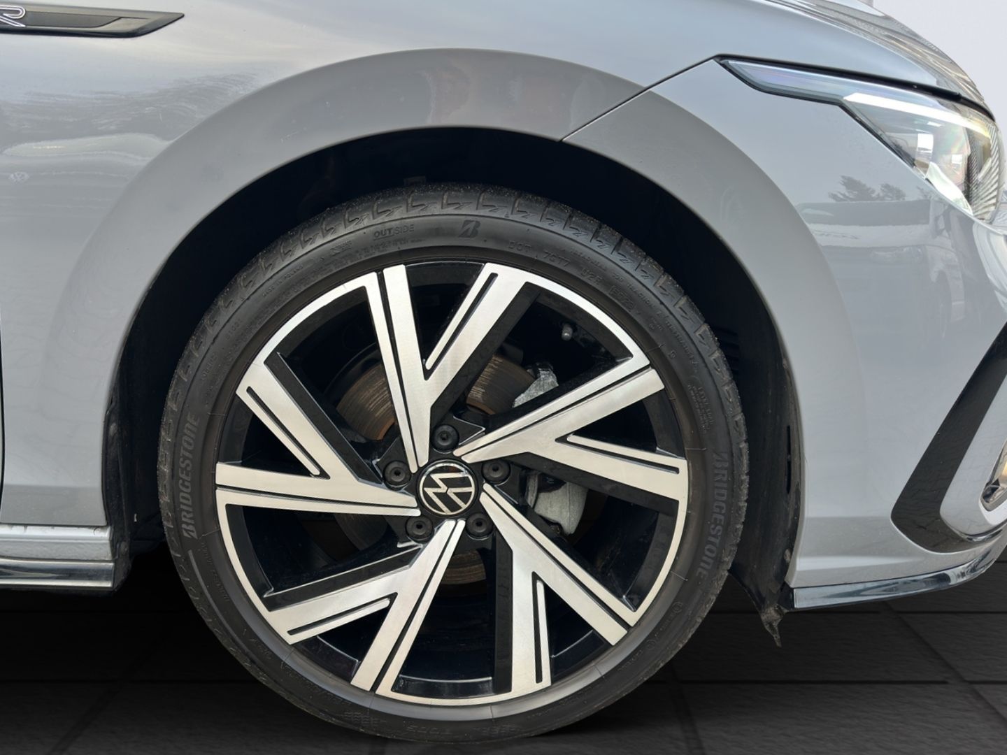 Golf VIII eTSI Mildhybrid EU6d R-Line 1.5 AHZV B